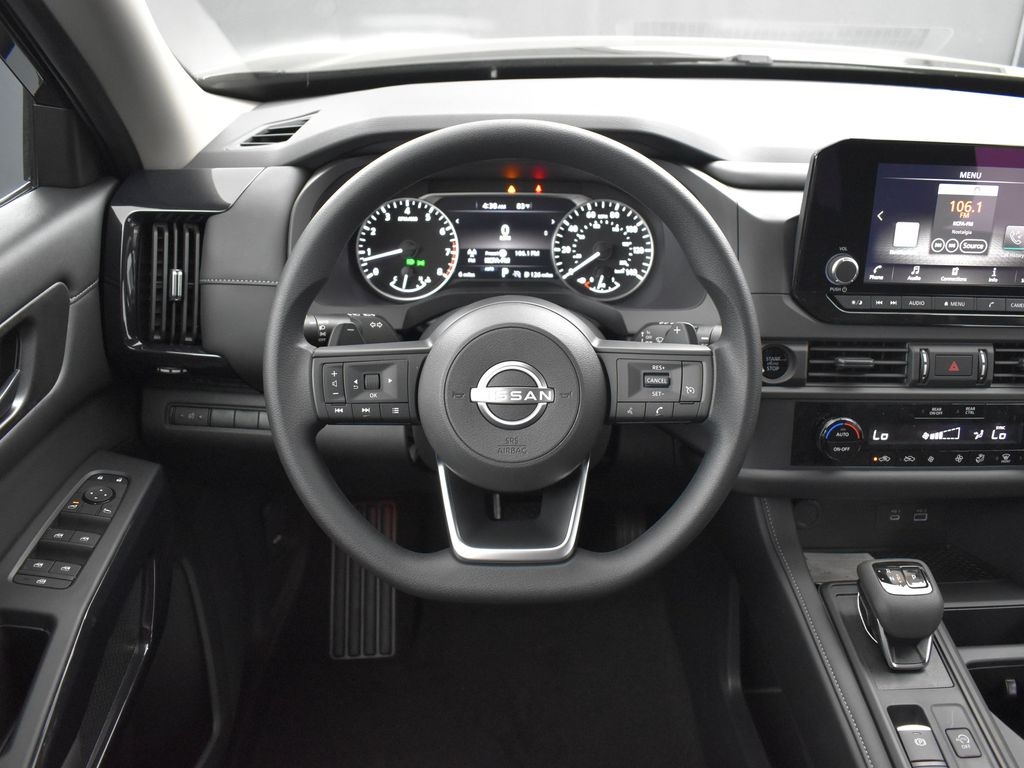 2025 Nissan Pathfinder S photo 11
