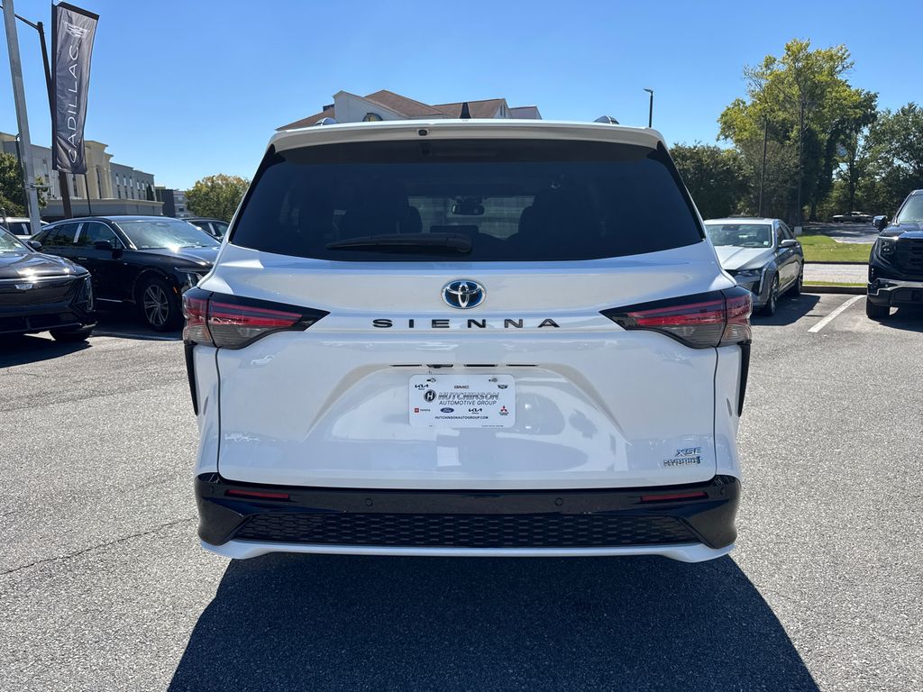 2023 Toyota Sienna XSE photo 4