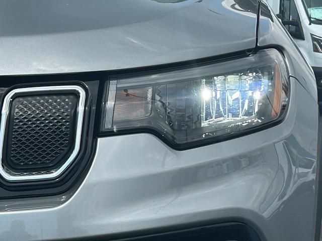 2022 Jeep Compass Limited photo 23