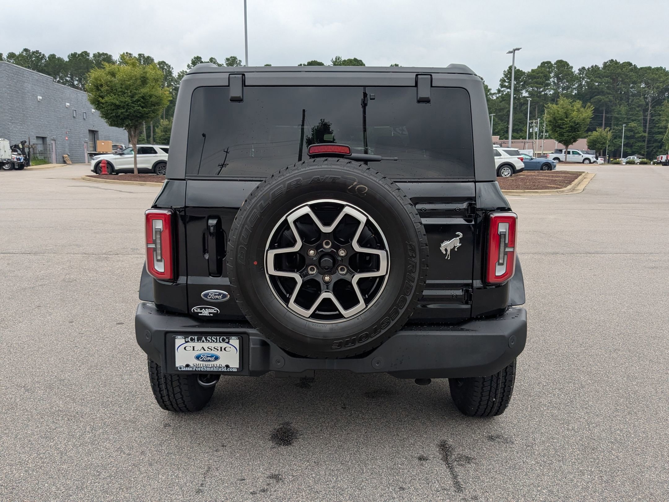 2025 Ford Bronco Outer Banks photo 8