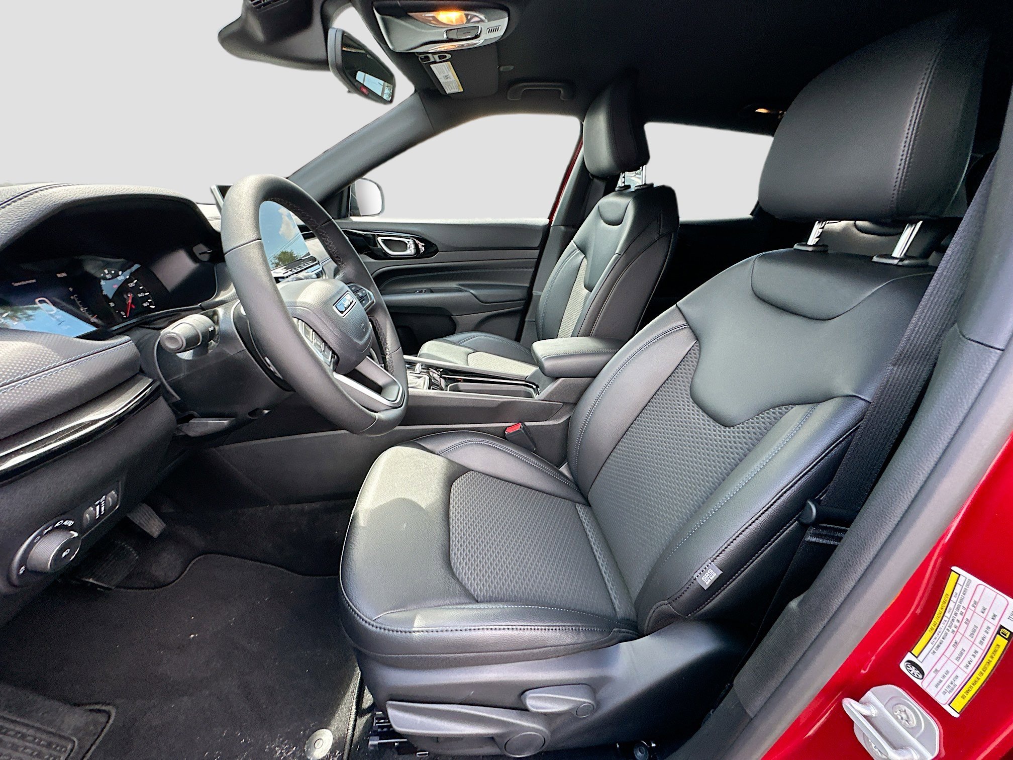 2026 Jeep Compass Latitude Altitude photo 13