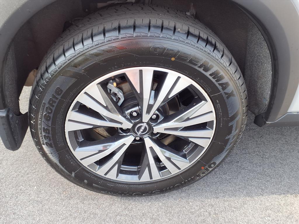 2023 Nissan Rogue SV photo 19