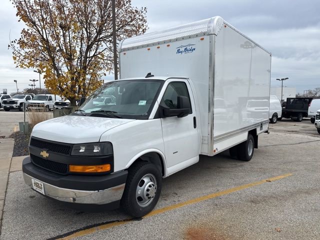2025 Chevrolet Express Cutaway Base's photo