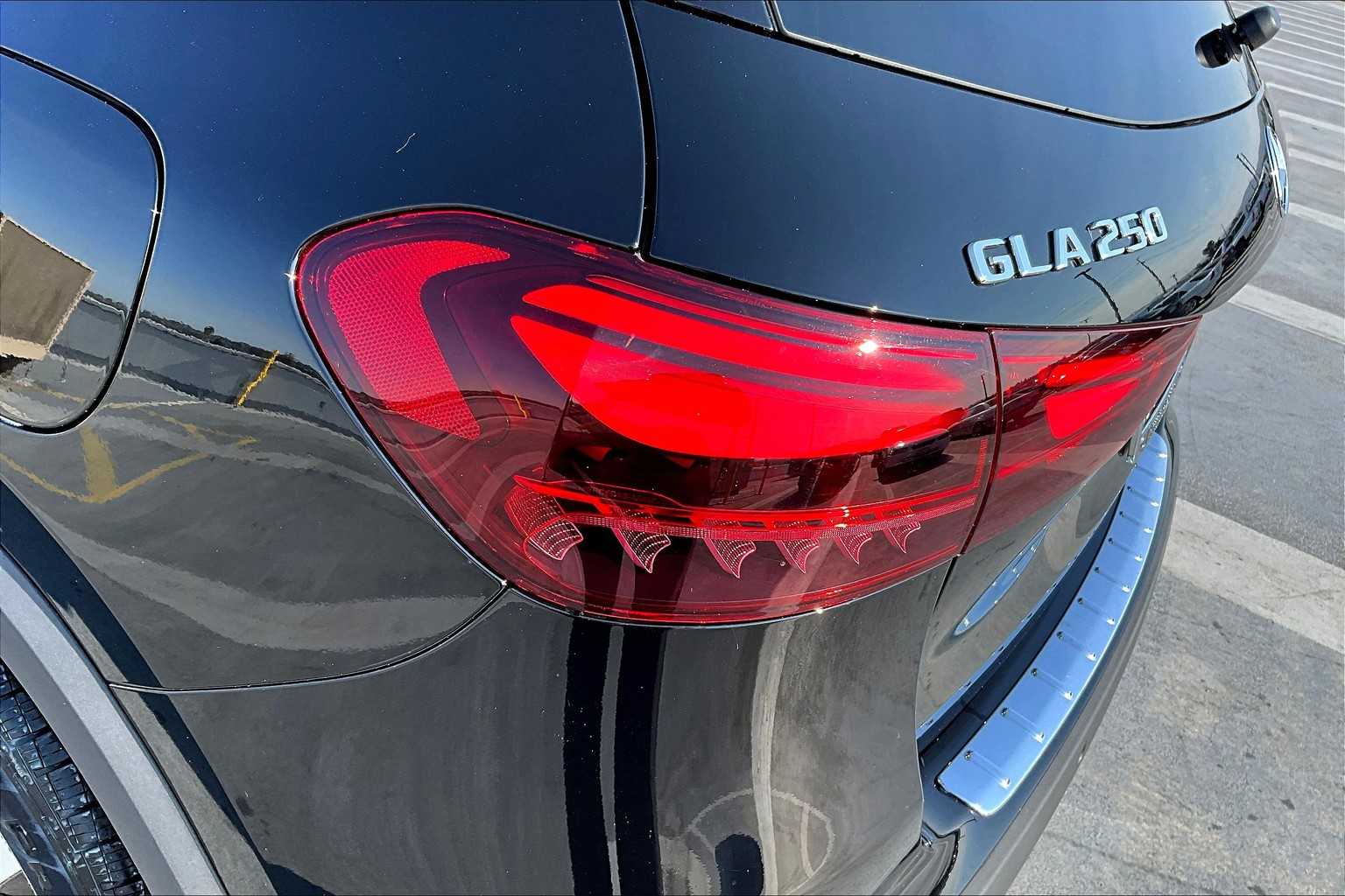 2025 Mercedes Benz GLA 250 photo 28