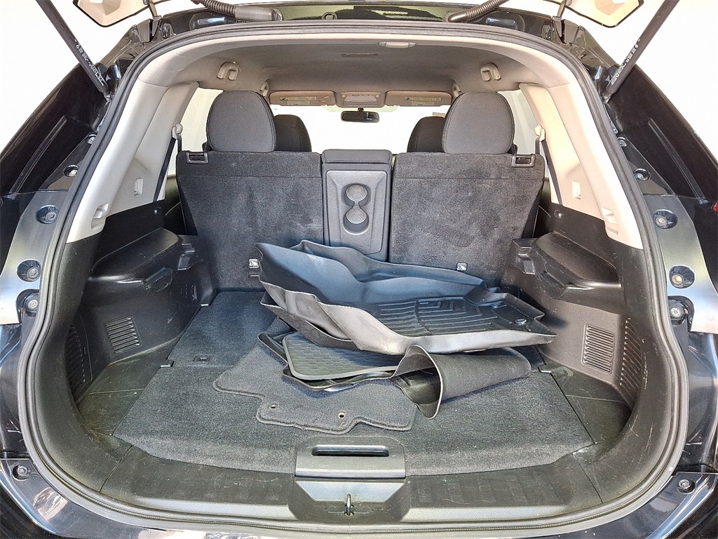 2017 Nissan Rogue S photo 25
