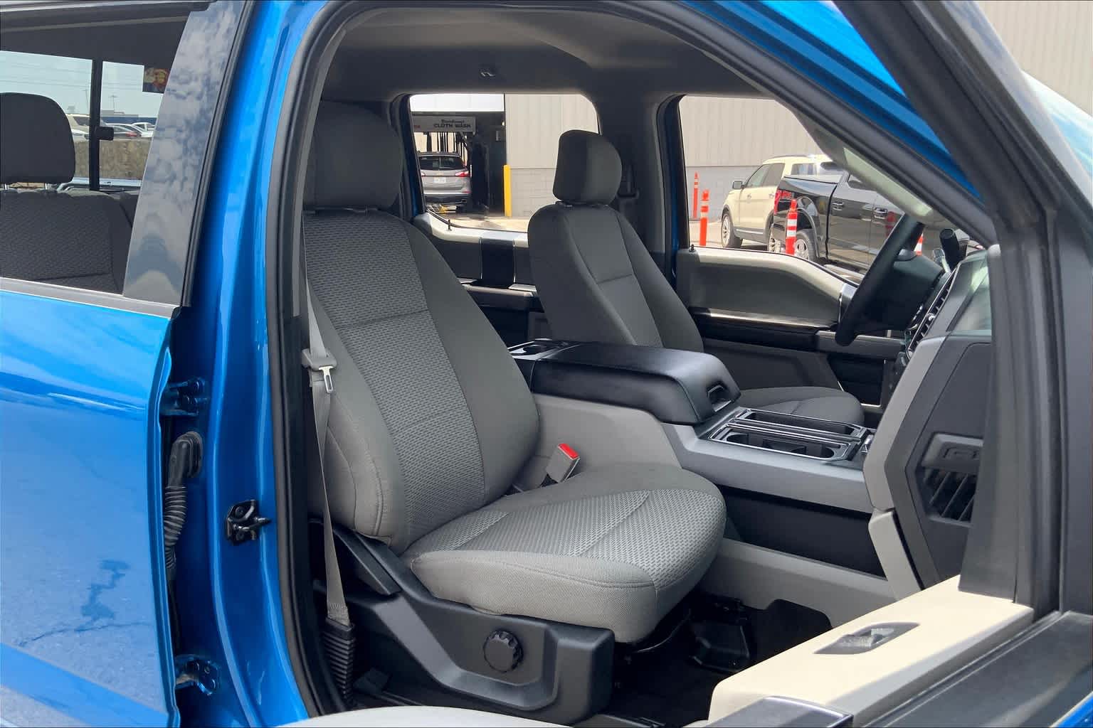 2020 Ford F-150 XLT photo 8