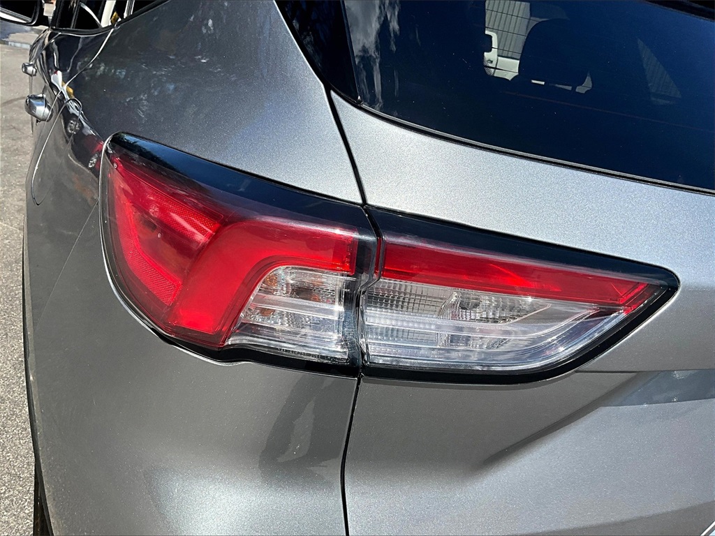 2022 Ford Escape SEL photo 31
