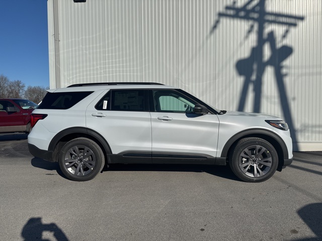 2026 Ford Explorer photo 3