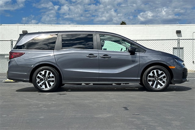 2025 Honda Odyssey EX-L photo 4