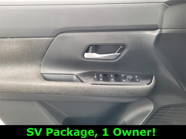 2025 Nissan Kicks SV photo 12
