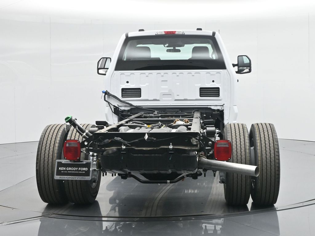 2024 Ford F-600 photo 30