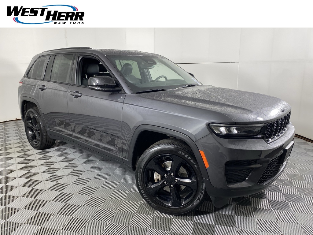 2023 Jeep Grand Cherokee Altitude's photo