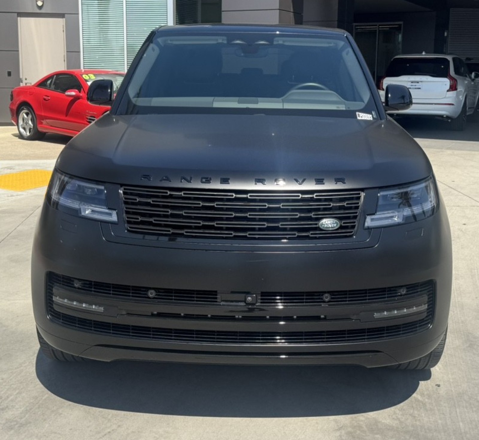2025 Land Rover Range Rover SE photo 2