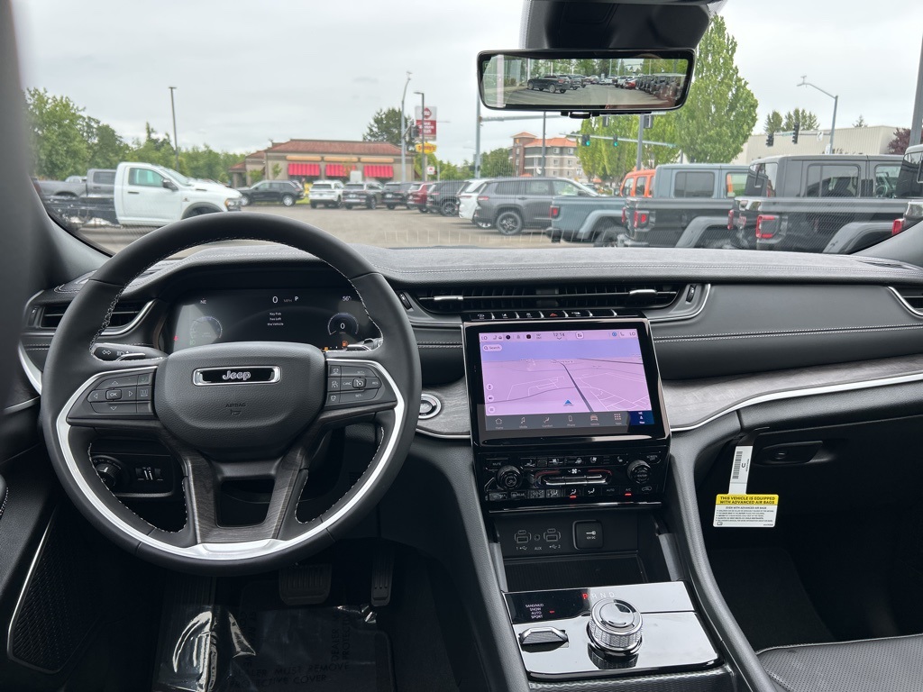 2025 Jeep Grand Cherokee Limited photo 11