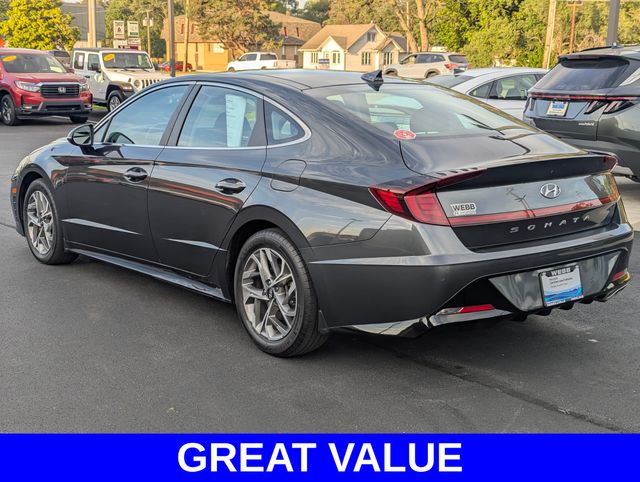 2022 Hyundai Sonata SEL photo 2