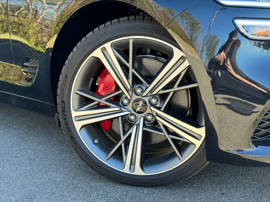 2025 Genesis G70 3.3T Sport Advanced photo 6