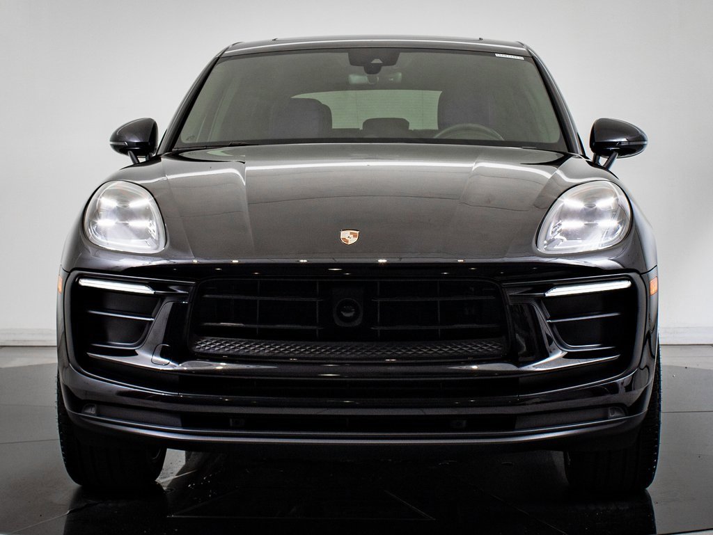 2024 Porsche Macan T photo 11