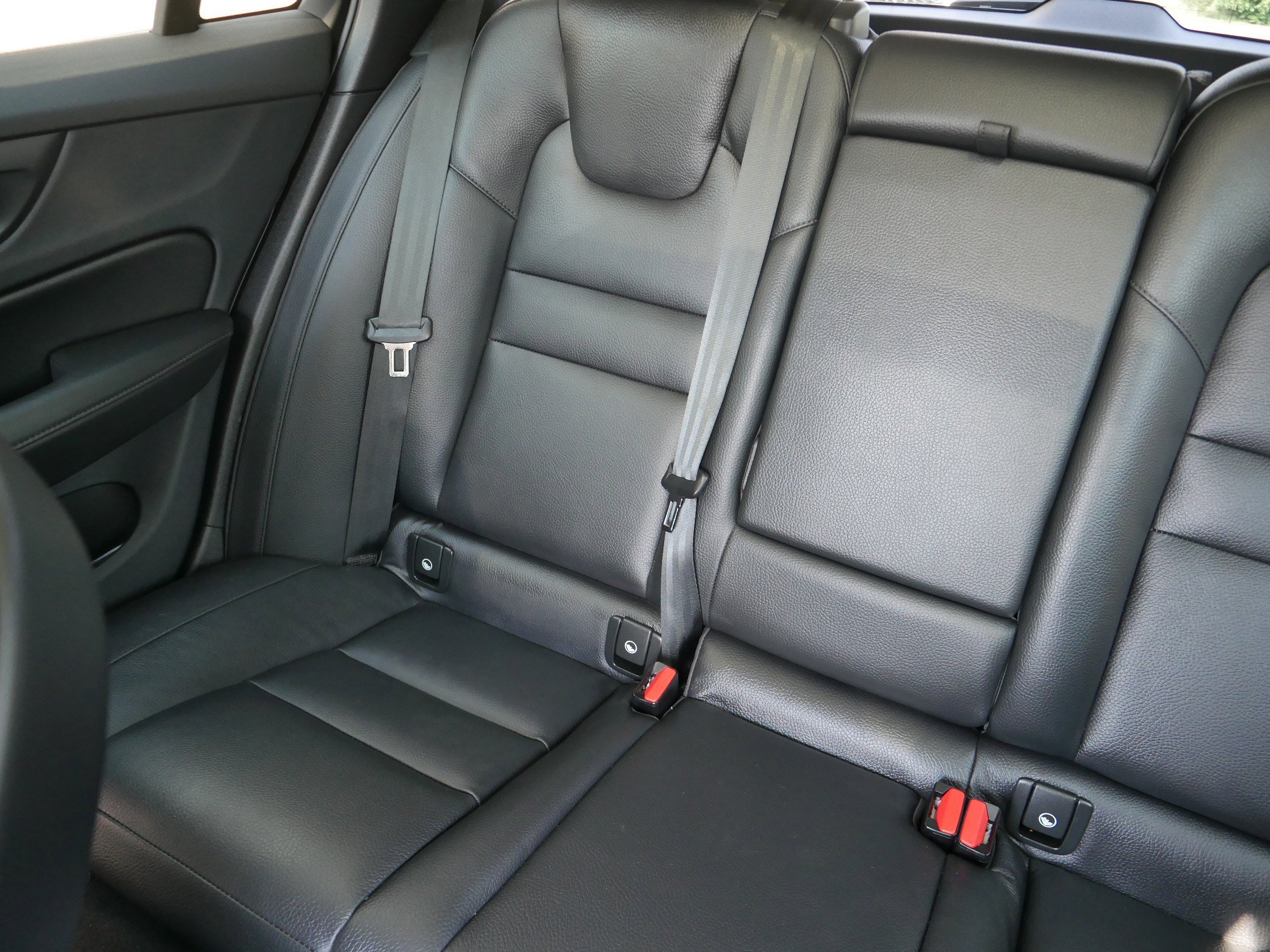 2024 Volvo V60 Cross Country Plus photo 12