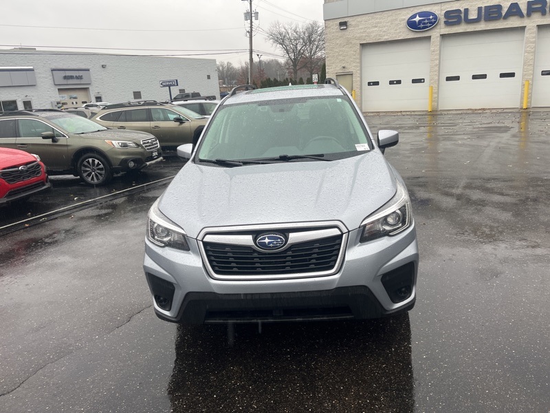 2020 Subaru Forester Premium photo 4