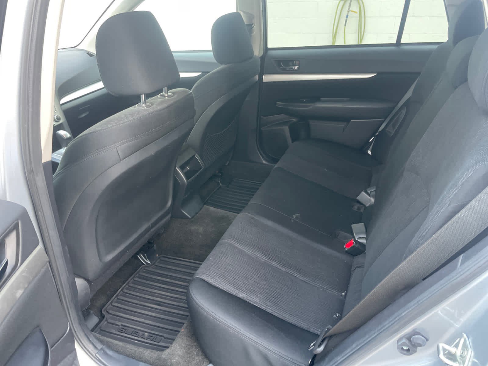 2013 Subaru Outback 2.5i Premium photo 4