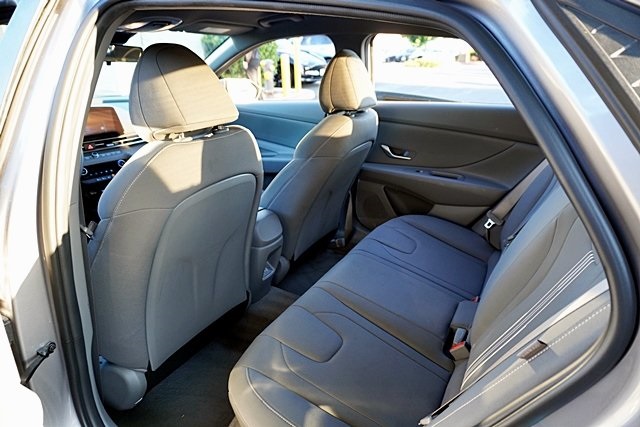 2024 Hyundai Elantra SEL photo 15