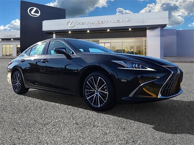 2025 Lexus ES 350's photo
