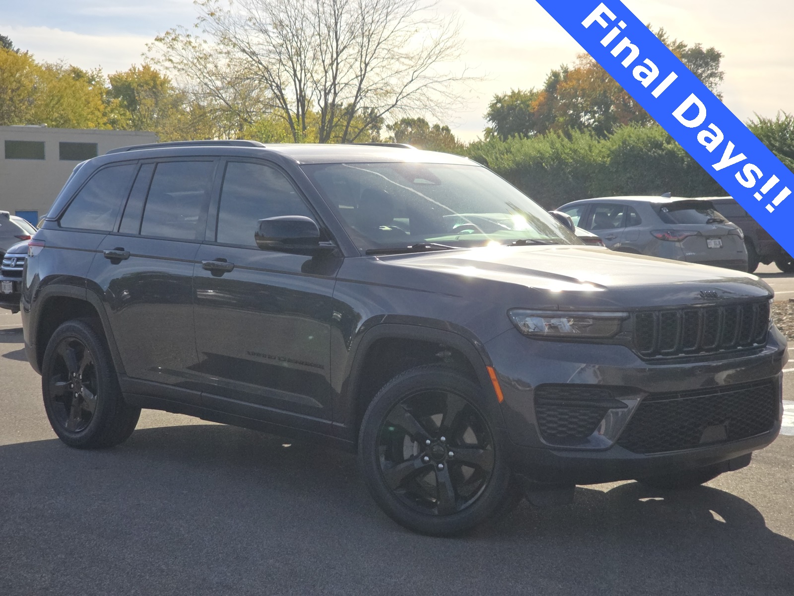 2022 Jeep Grand Cherokee Altitude's photo