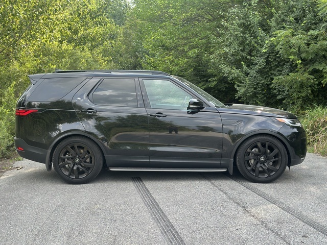 2025 Land Rover Discovery S photo 5