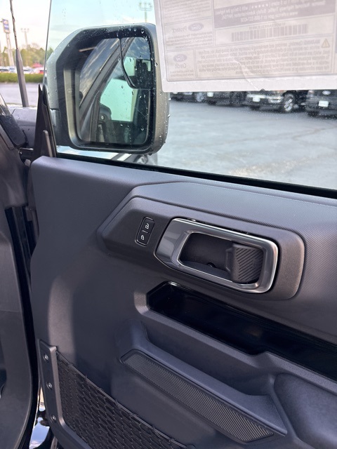 2025 Ford Bronco Base photo 32