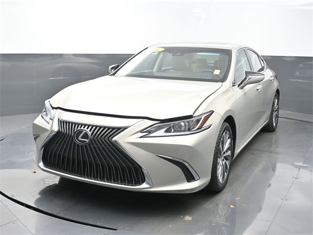 2021 Lexus ES 350's photo
