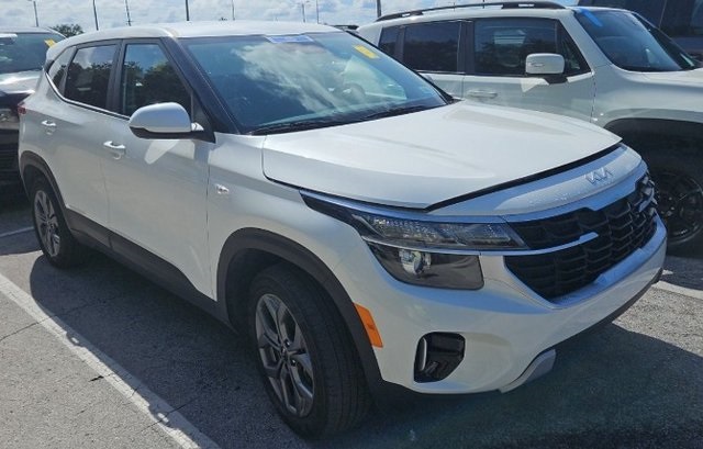 2024 Kia Seltos LX photo 2