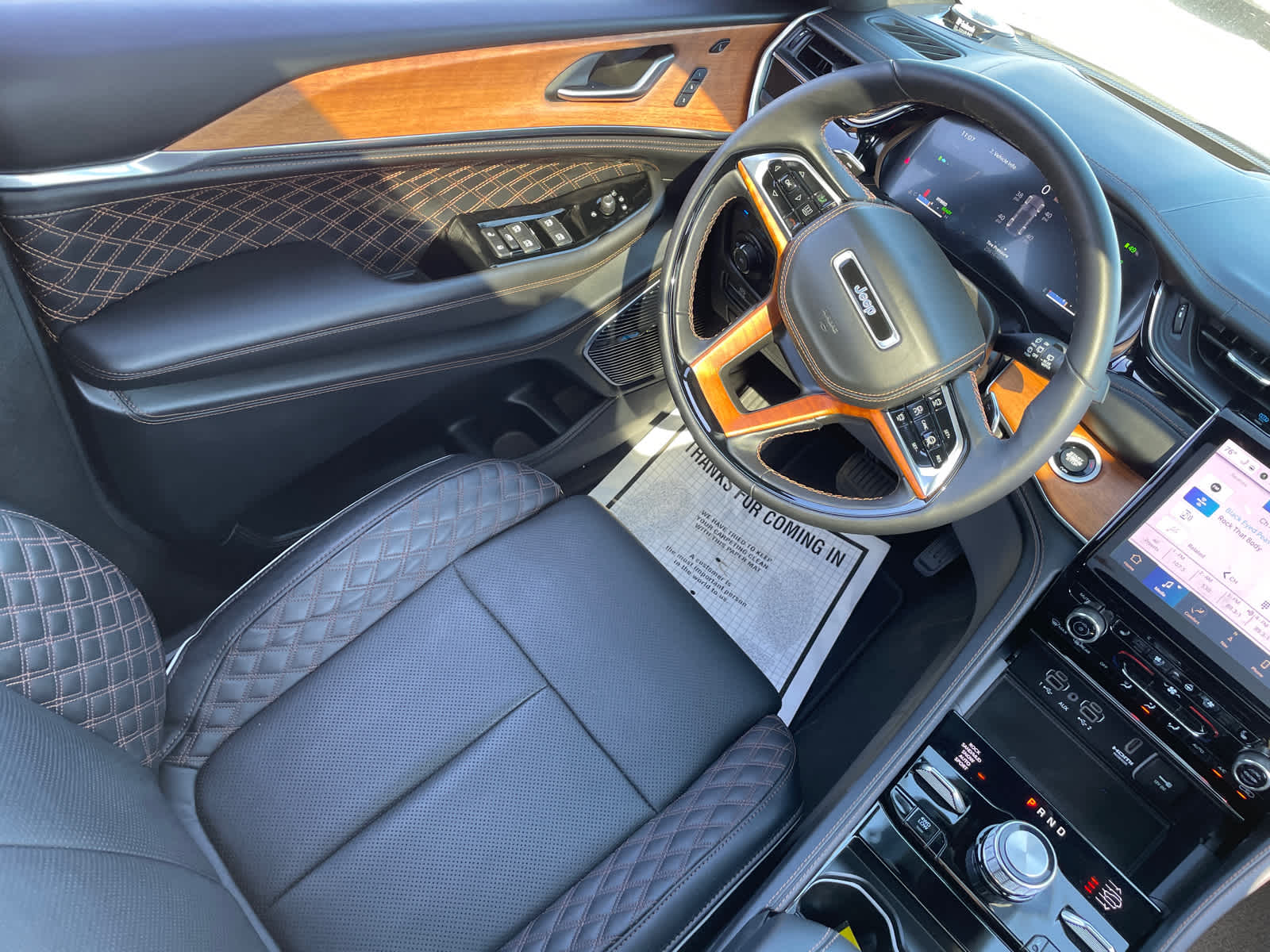 2022 Jeep Cherokee Summit 4xe photo 15