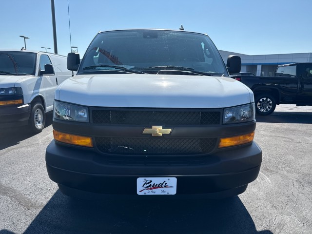 2025 Chevrolet Express Cargo 2500 photo 4