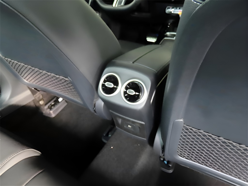 2025 Mercedes Benz CLA 250 4MATIC photo 17