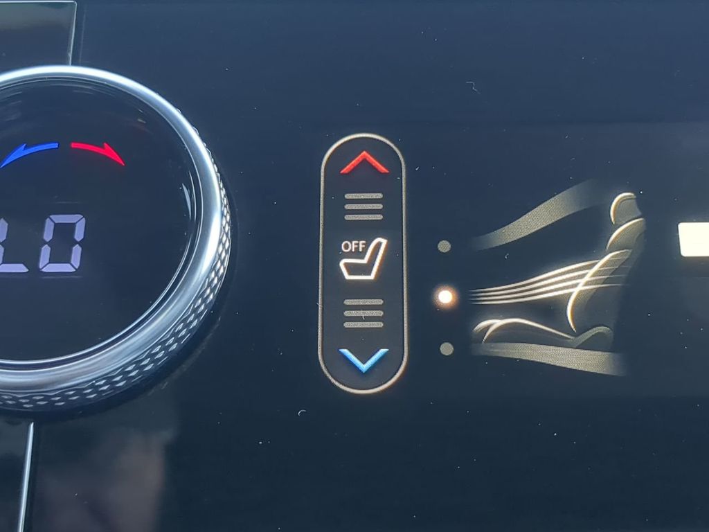 2024 Genesis GV70 3.5T Sport photo 24