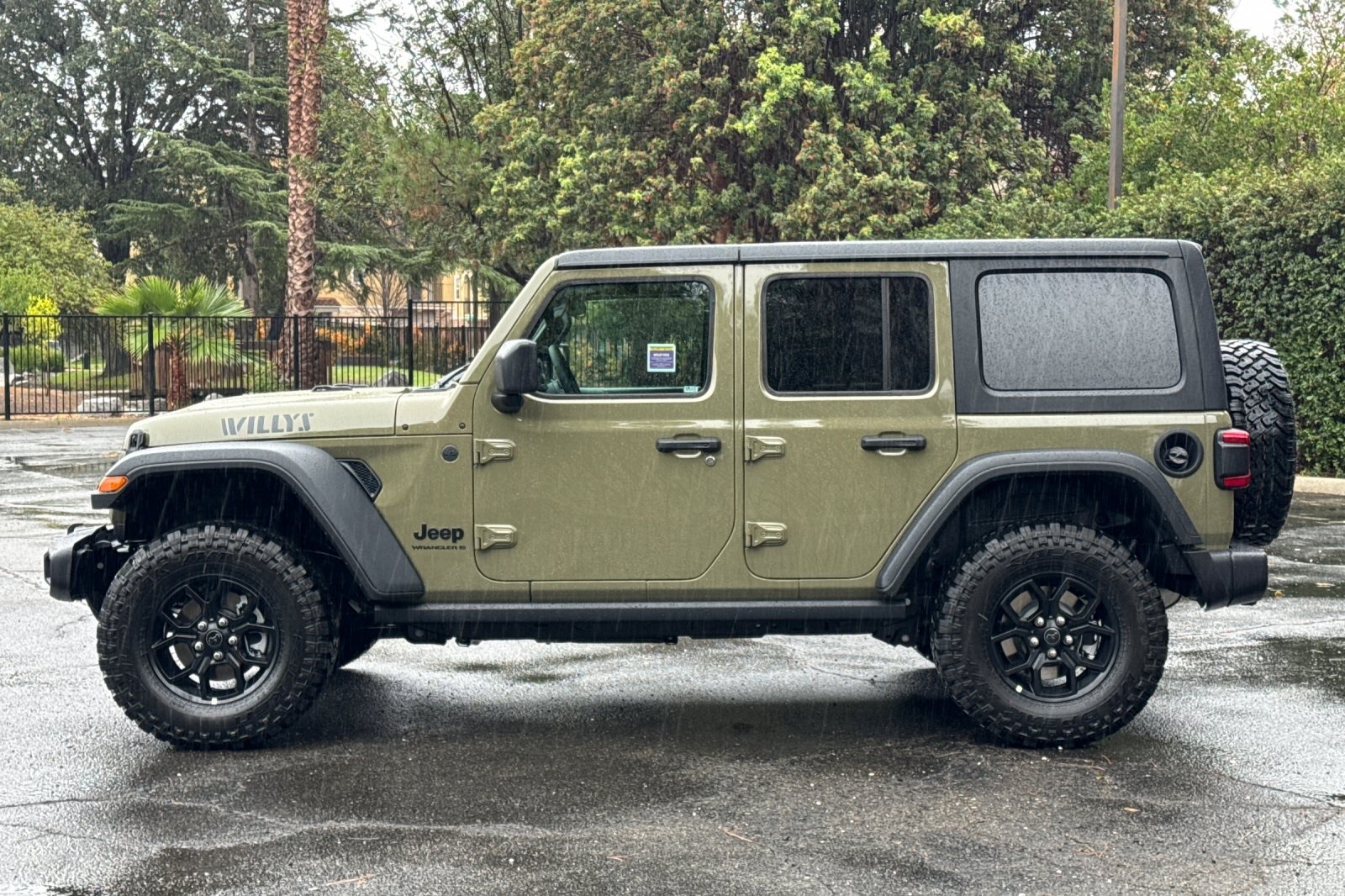 2025 Jeep Wrangler Willys photo 6