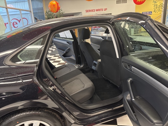 2020 Volkswagen Passat 2.0T S photo 4