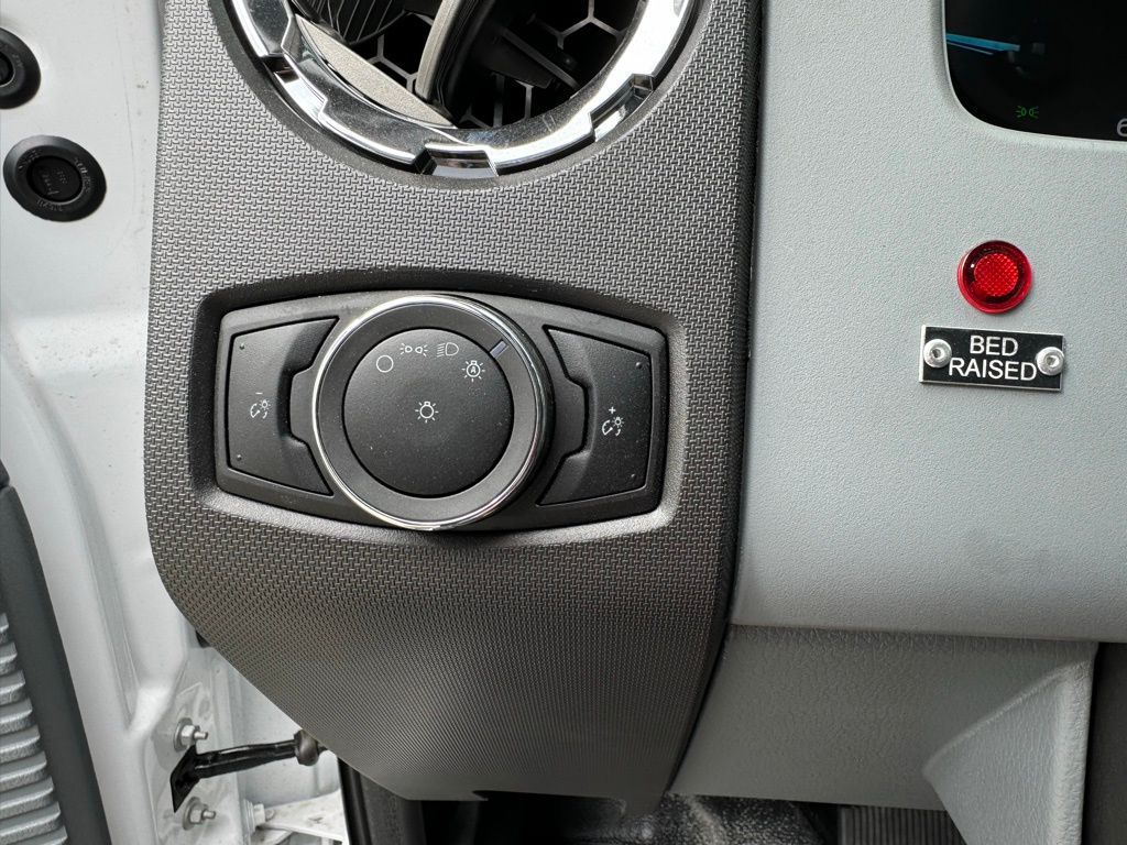 2025 Ford F-650 XL photo 13
