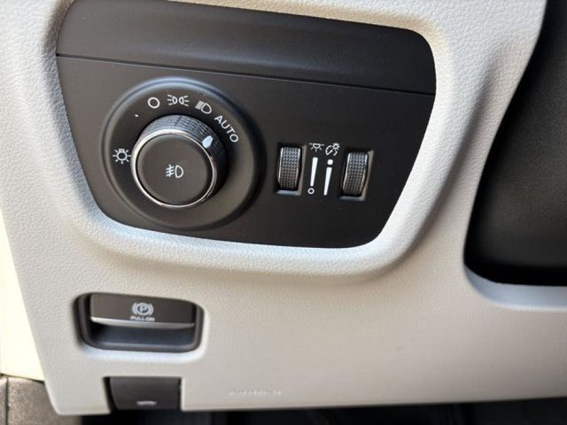 2021 Jeep Grand Cherokee Overland photo 20