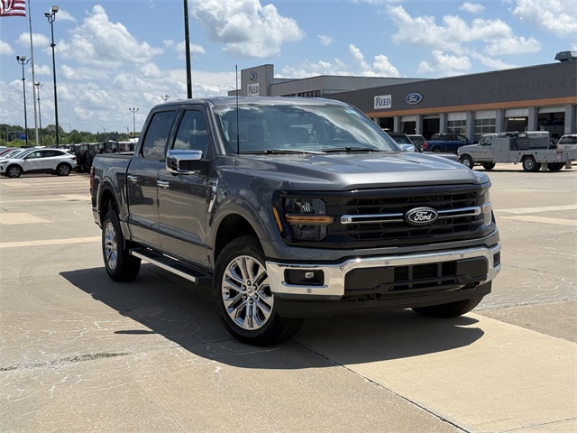 2024 Ford F-150 XLT photo 2