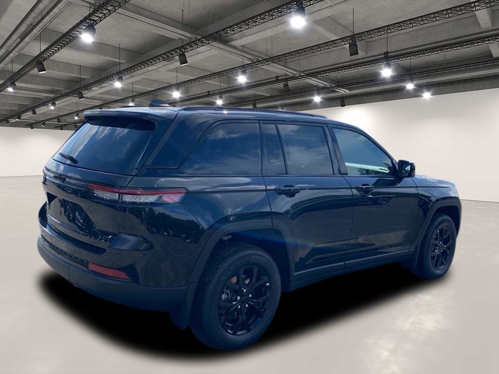 2025 Jeep Grand Cherokee Altitude X photo 2