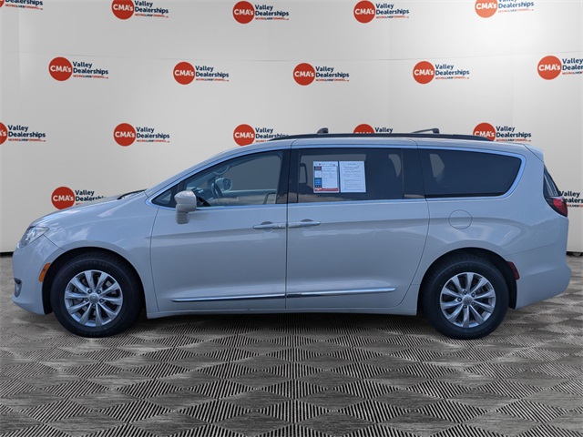 2017 Chrysler Pacifica Touring L photo 8