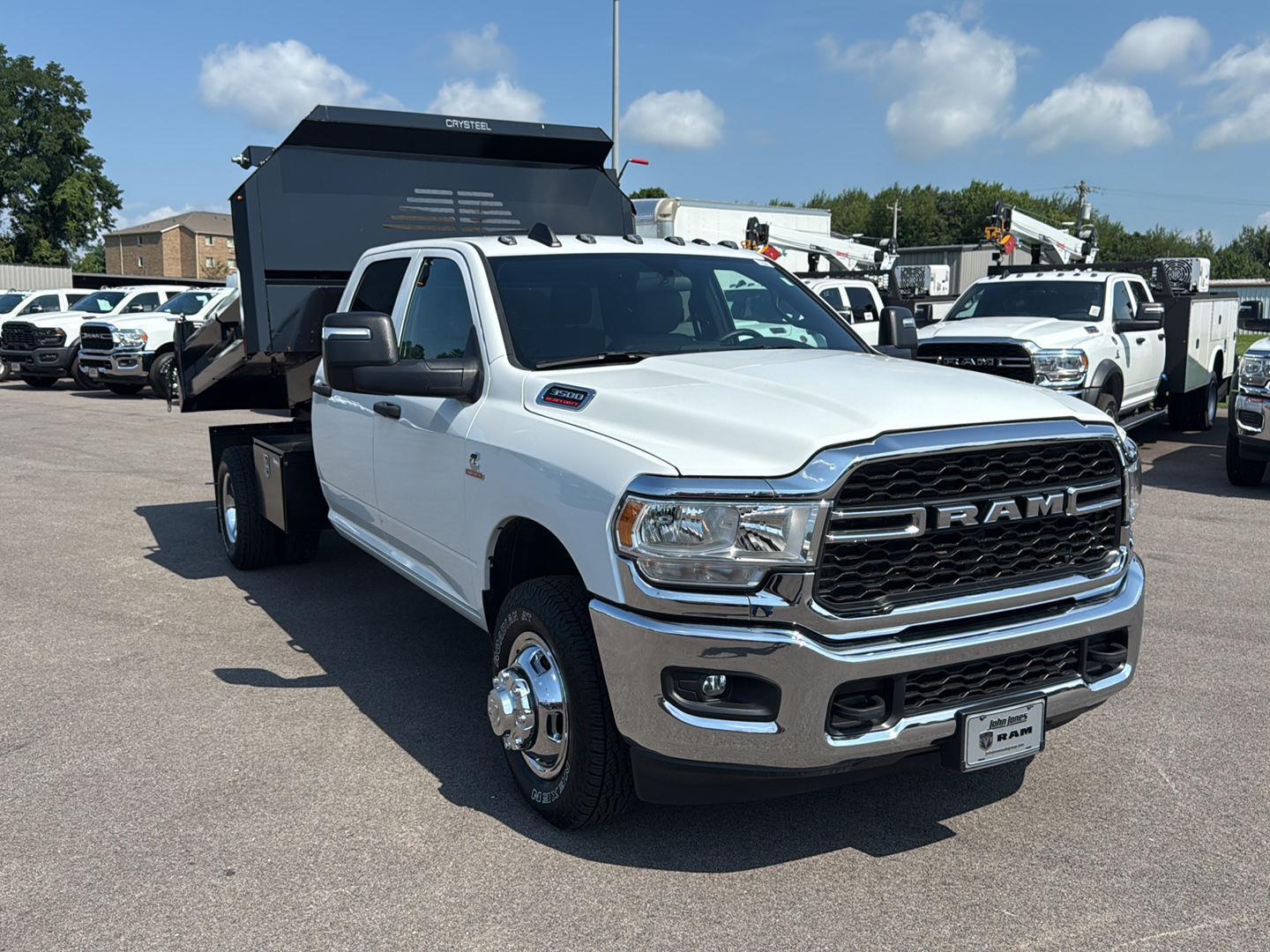 2024 Ram 3500 Tradesman photo 3