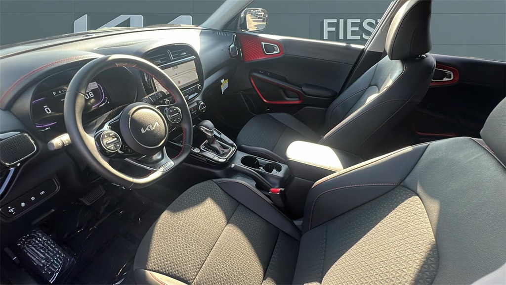 2025 Kia Soul GT-Line photo 17