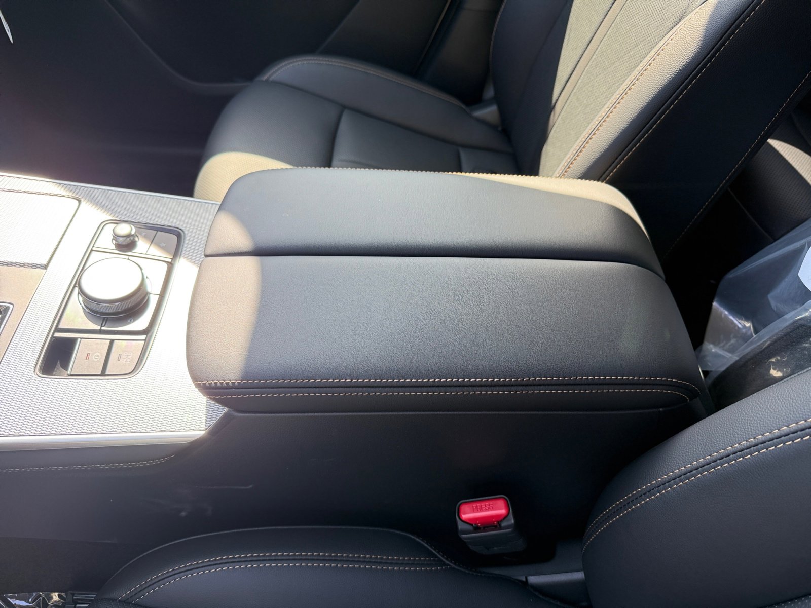 2025 Mazda CX-90 Preferred photo 14