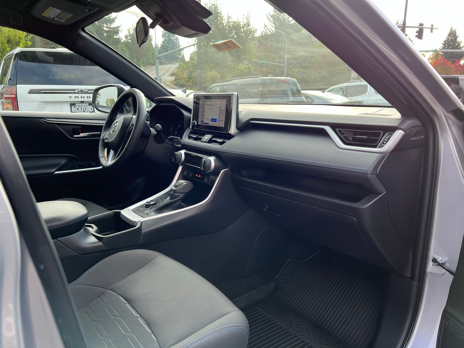 2023 Toyota RAV4 Hybrid SE photo 17