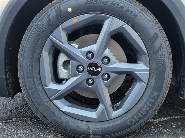 2025 Kia K4 LXS photo 11