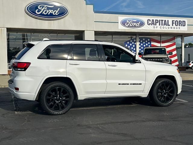 2022 Jeep Cherokee Laredo X photo 2