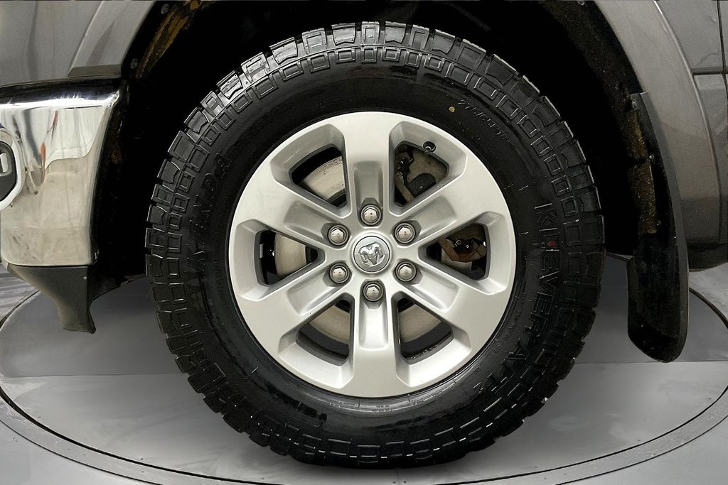 2019 Ram 1500 Laramie photo 8