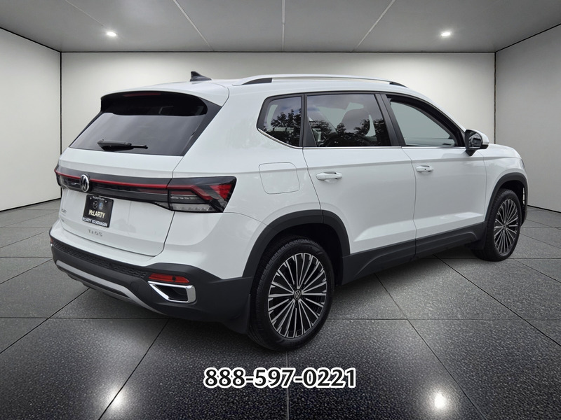 2025 Volkswagen Taos SE photo 2